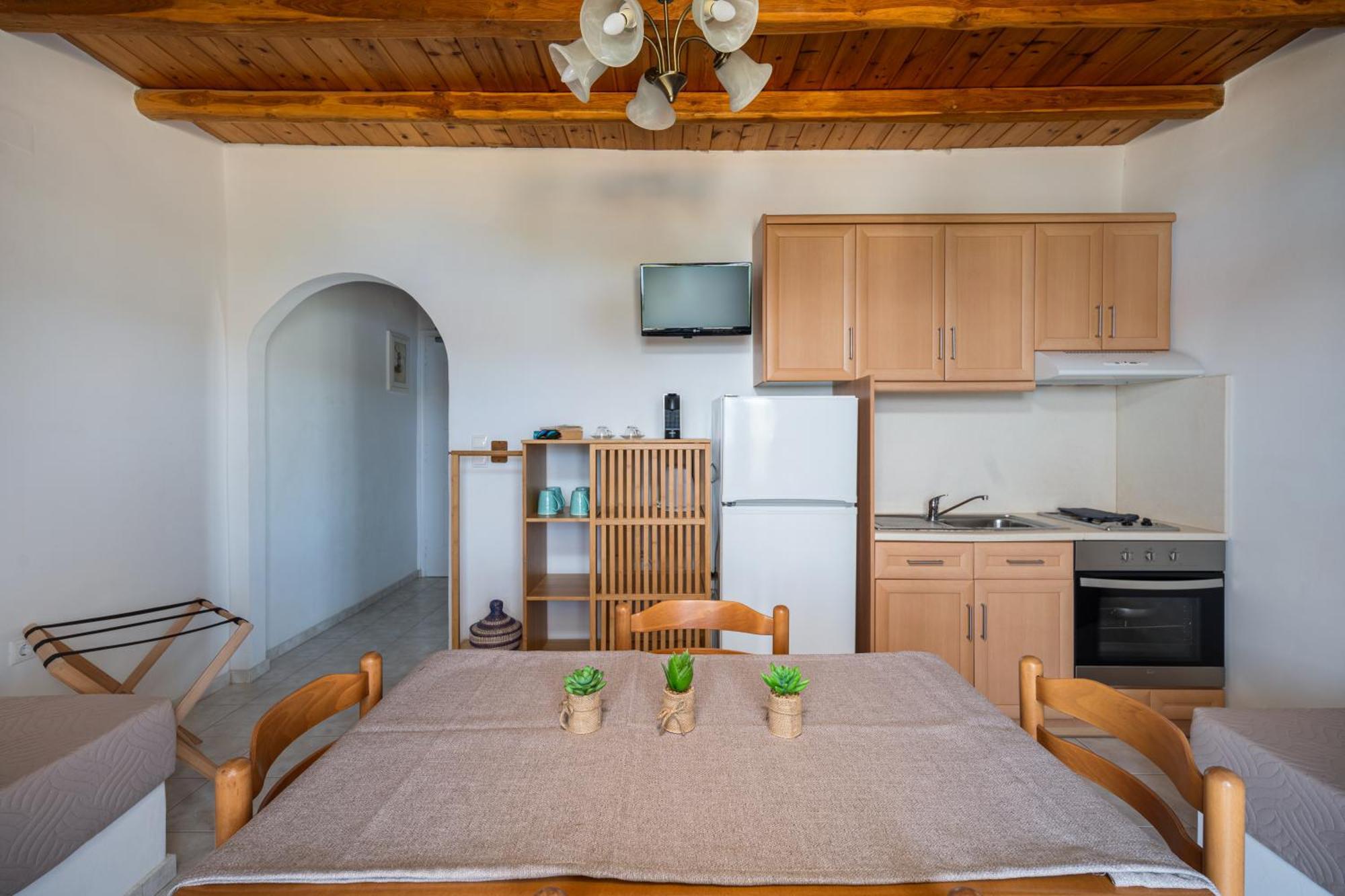 Galazio Seaside Apartments Ливадакия Экстерьер фото