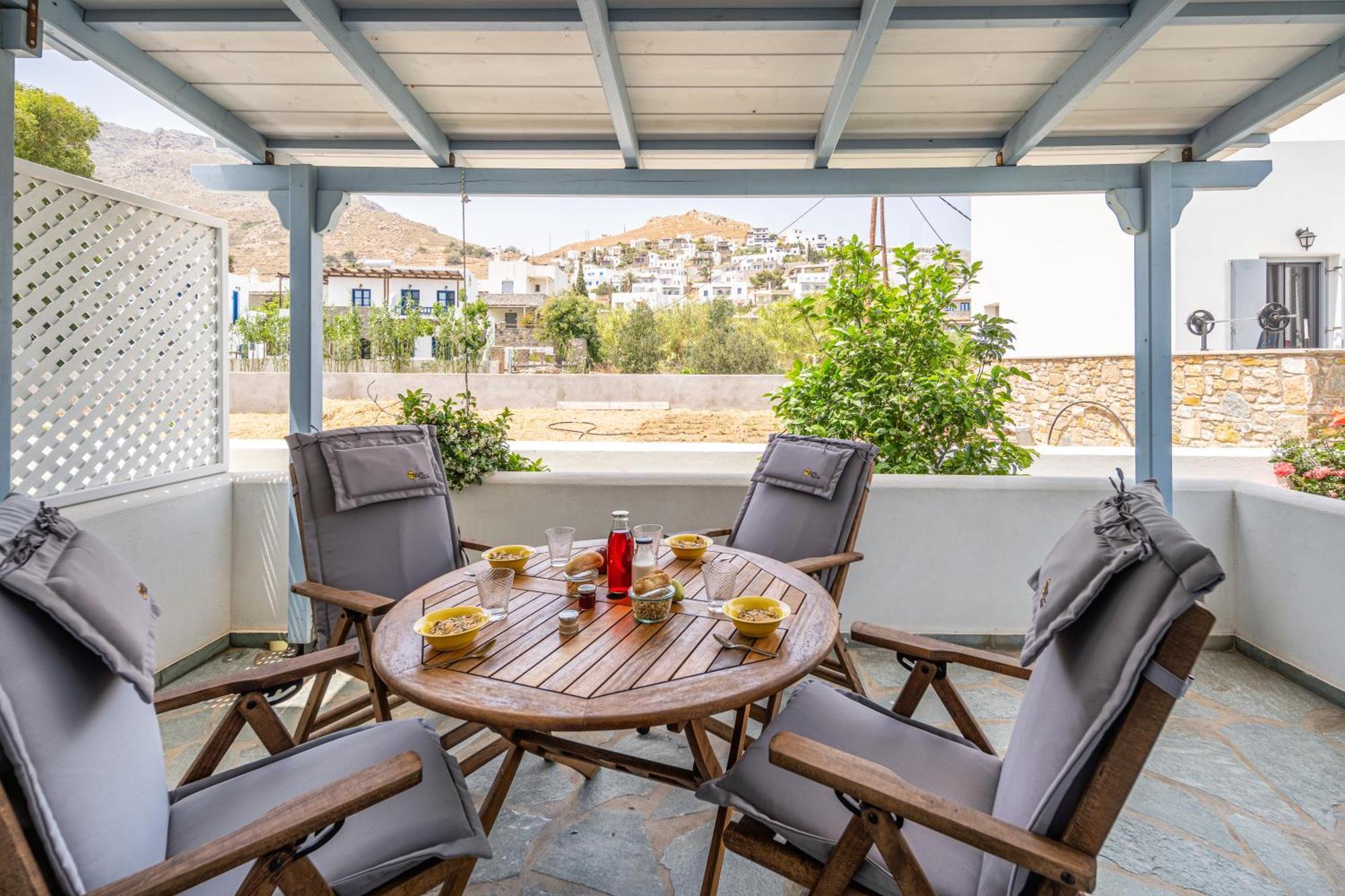 Galazio Seaside Apartments Ливадакия Экстерьер фото